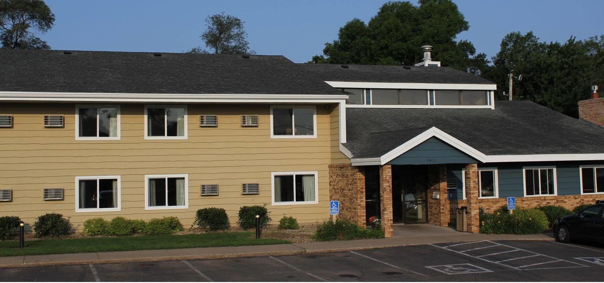 Nichols Inn&Suites Hastings Exterior foto